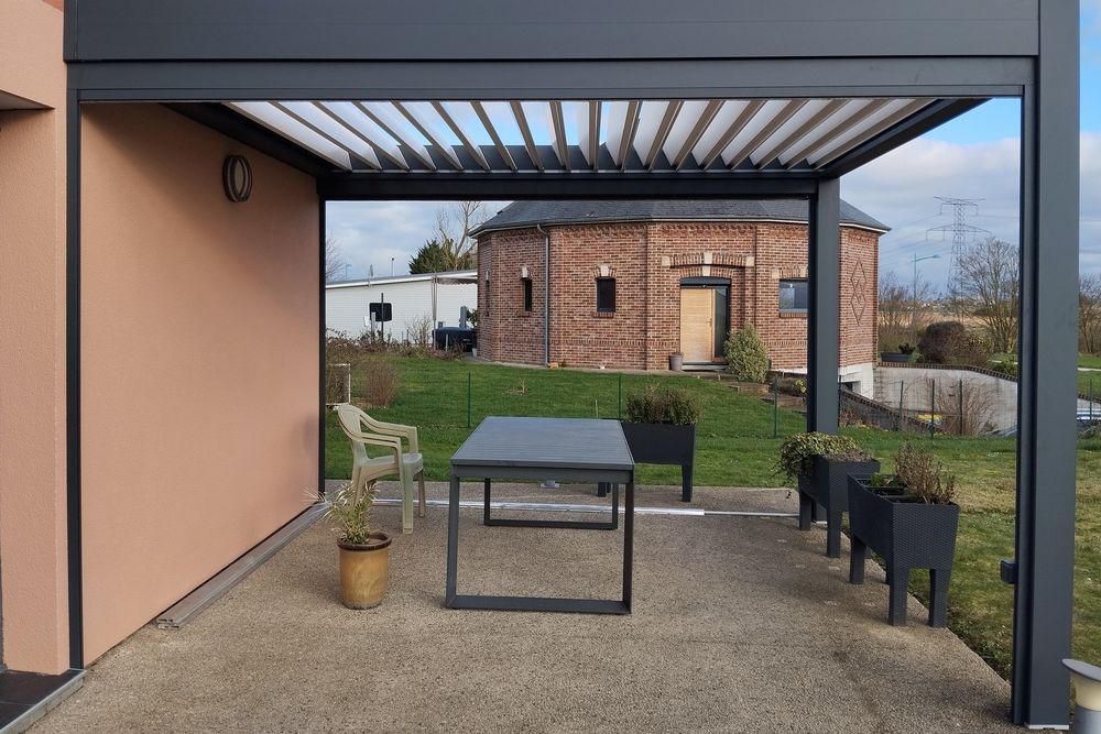 Installation d&rsquo;une pergola bioclimatique près d&rsquo;Amiens