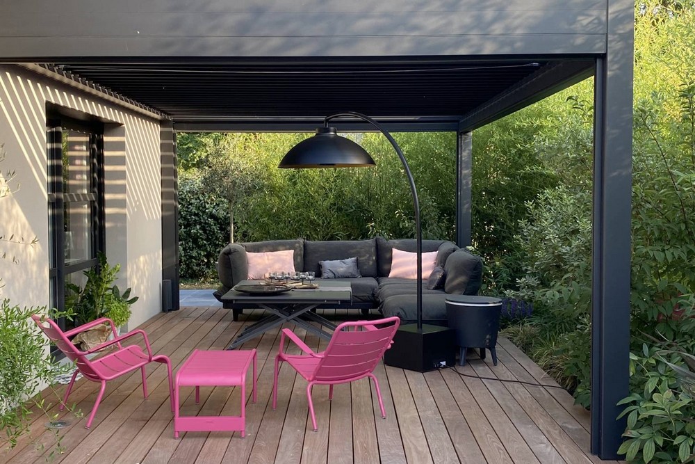 Profitez des charmes d'une pergola (bioclimatique, à toile rétractable, adossée, autoportée...)